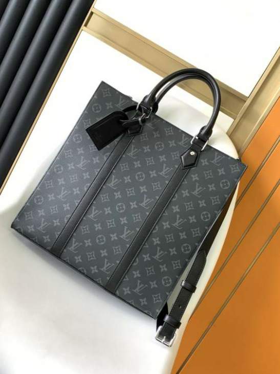 Picture of Louis Vuitton Mens Bags _SKUfw141090183fw